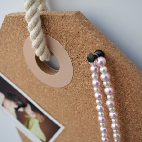 High-Quality Cork Pin Board for Office, Classroom, and Home Organization - 图片 4
