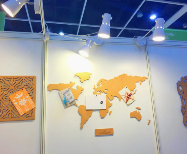 Customizable Cork Pin Board Map for Travel Enthusiasts - 图片 6